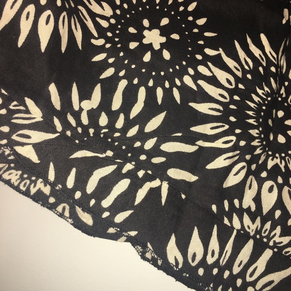 ♦️NWT♦️Sunburst Flower Shorts - Picture 5 of 6